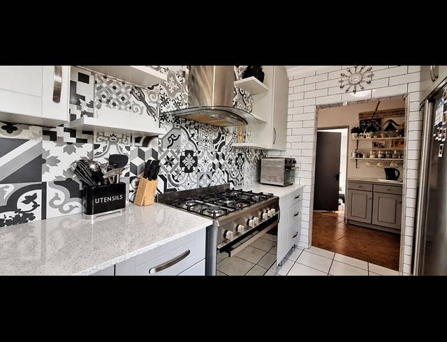 4 BEDROOM HOUSE FOR SALE IN BERGSIG